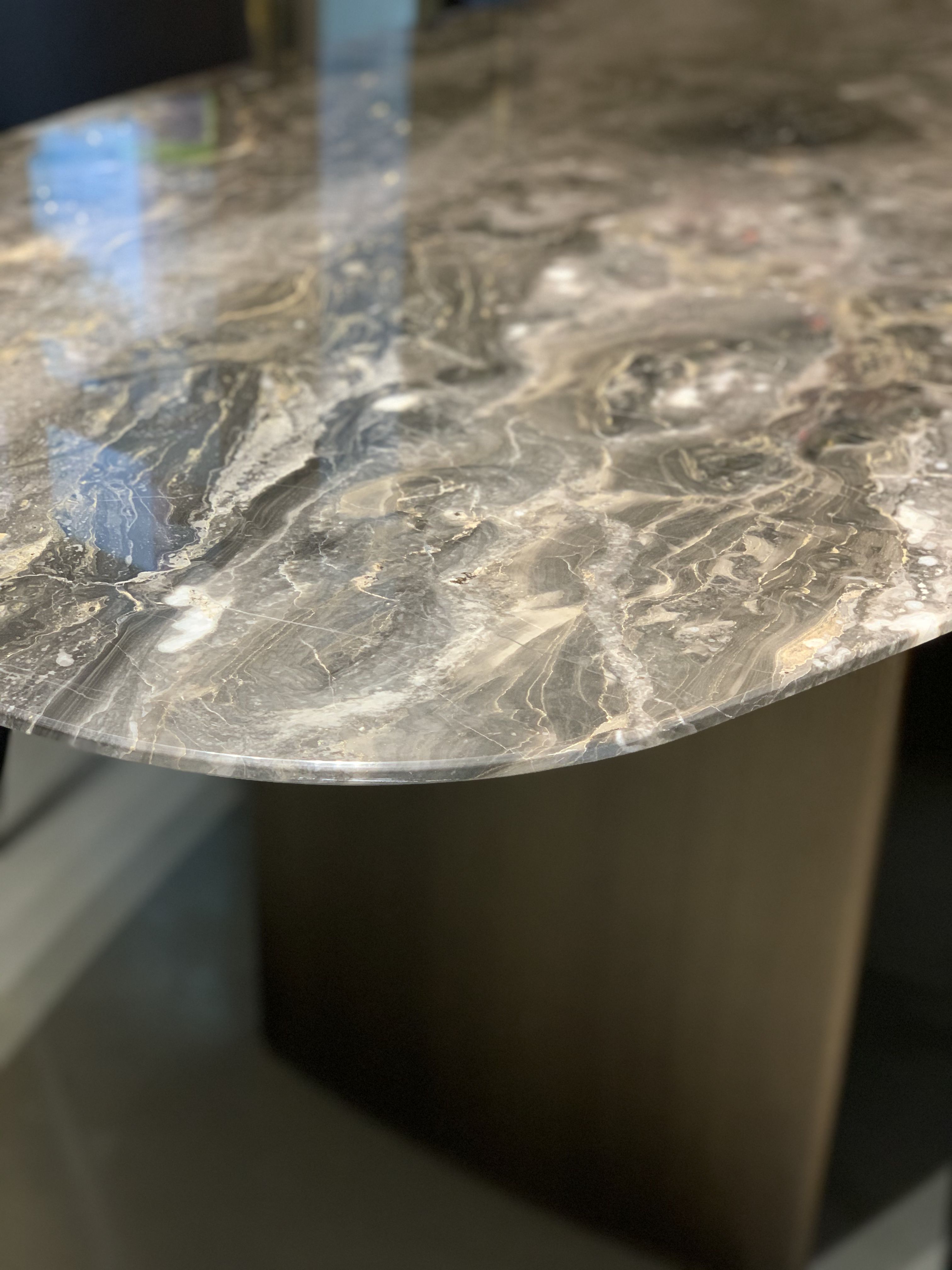 Обеденный стол Ala