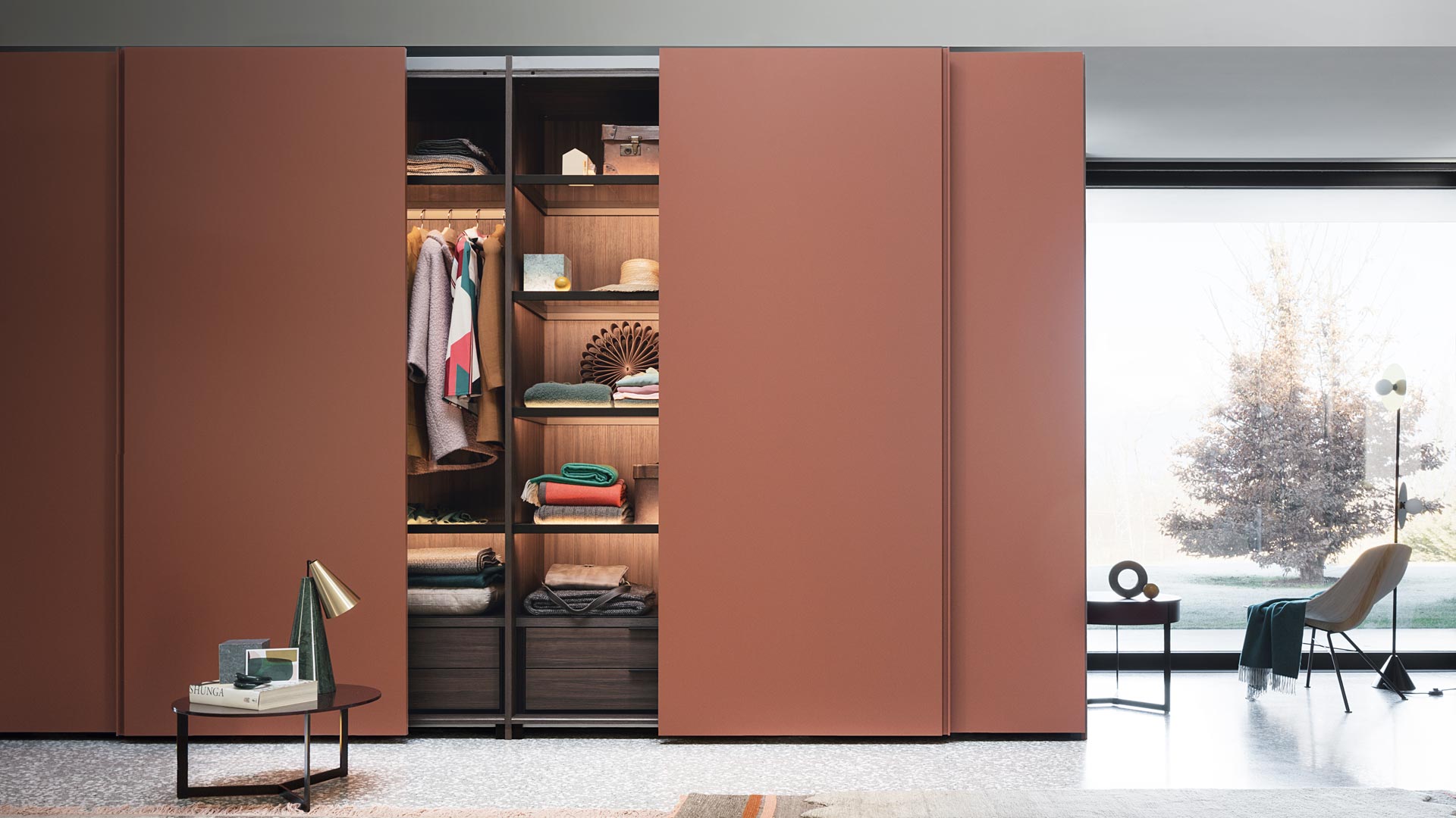 Гардеробный шкаф-купе TEXT от Lema