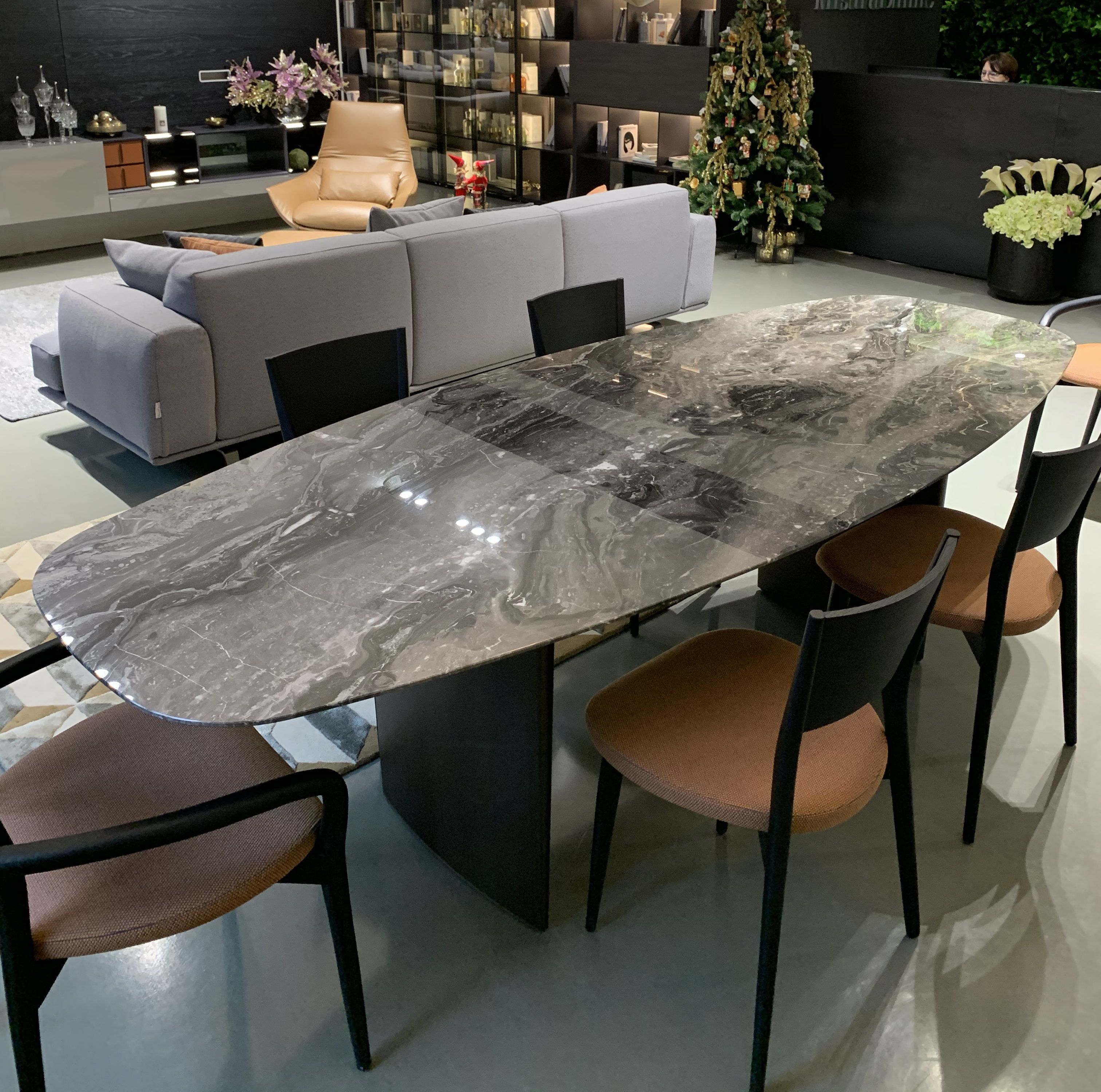 Обеденный стол Ala