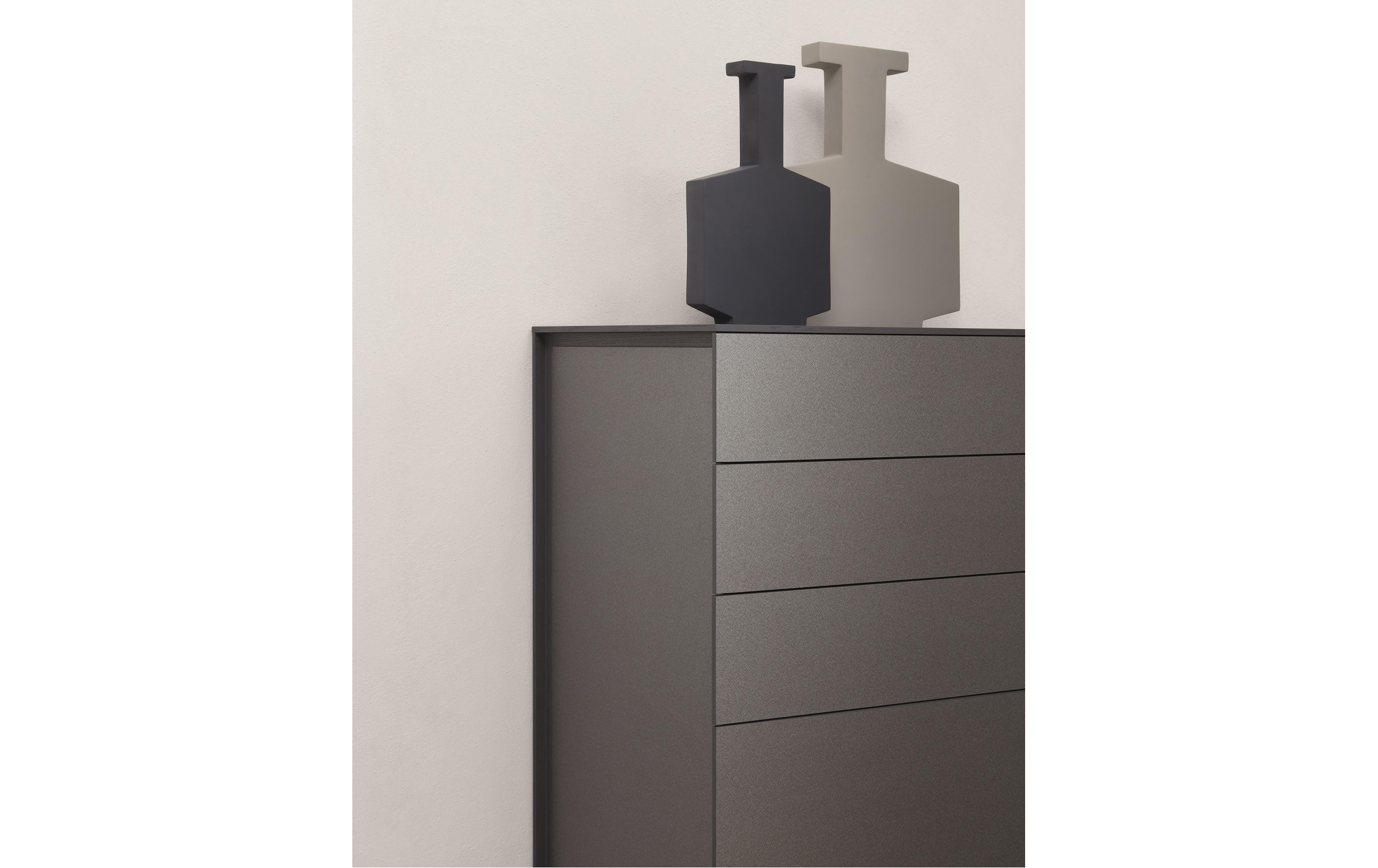 Высокий комод JUTA от Flou