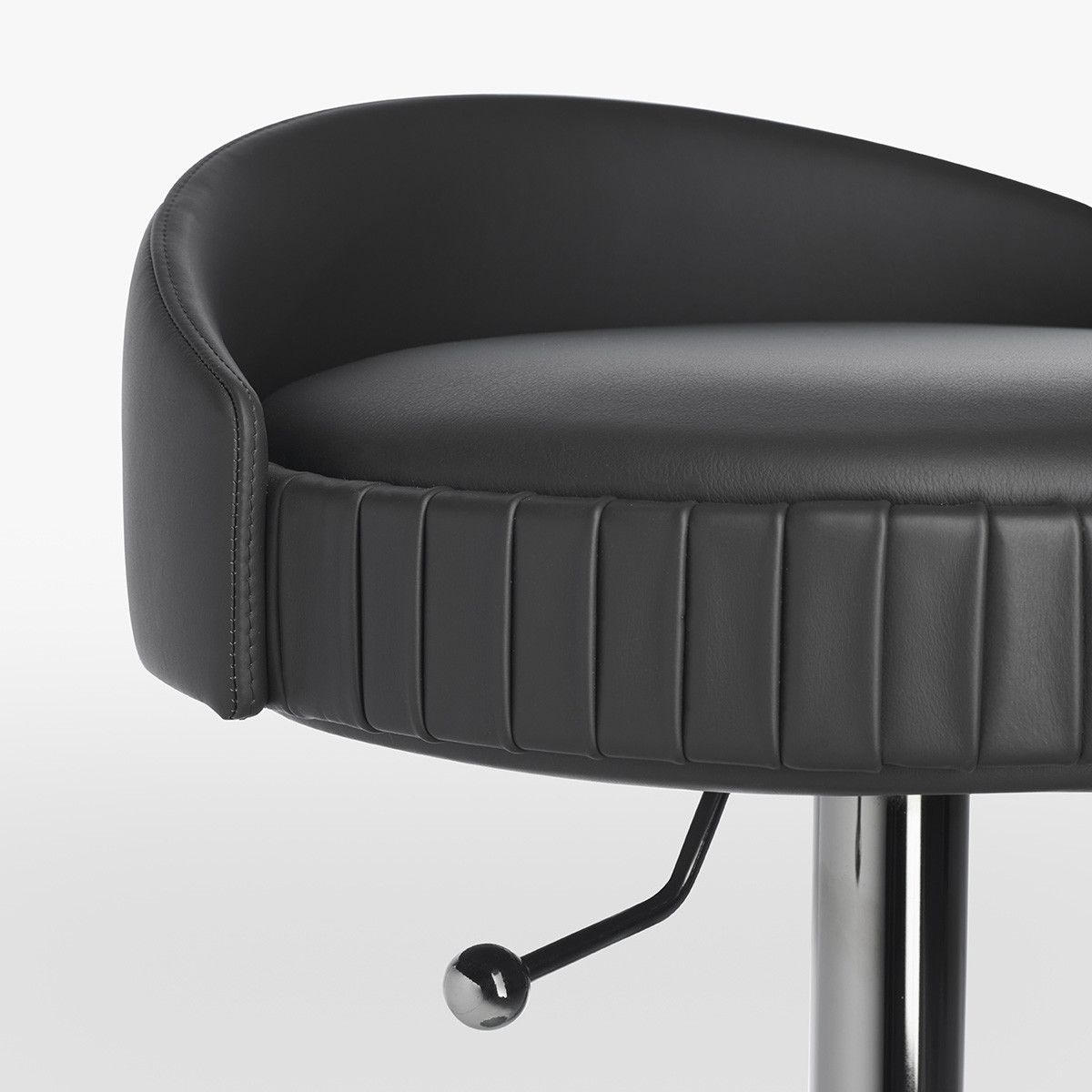 Барные поворотные стулья PLISSE от Potocco