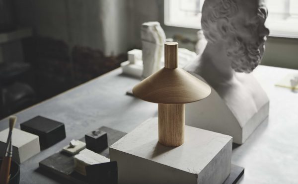 Портативная настольная LED лампа PEPA